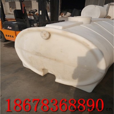 信誠(chéng)滾塑大桶廠家1.5噸臥式塑料桶 車載運(yùn)輸1.5方pe儲(chǔ)罐 1500升臥式水箱加工定做