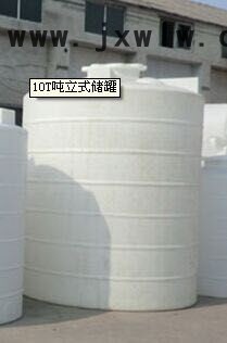 塑料儲罐｛防酸堿耐腐蝕｝采用韓國進(jìn)口材料。主要生產(chǎn)從0.1噸到50噸聚乙烯滾塑一次成型