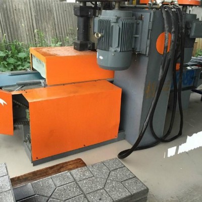 創(chuàng)新市政機械拉絲機 S型路沿石側石步步道石磨機