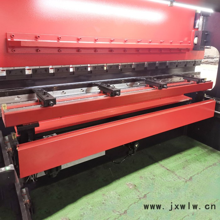 【易鐵機(jī)電】現(xiàn)貨供應(yīng)全新數(shù)控折彎機(jī) 鈑金加工專用 亞威電液伺服數(shù)控折彎機(jī) 專業(yè)團(tuán)隊(duì)操作值得信賴