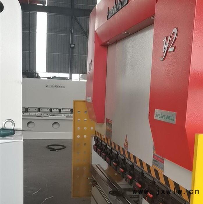 阿姆達供應100噸3.2米液壓折彎機 折彎機 不銹鋼加工 數(shù)控液壓折彎機 全自動伺服上料彎管機歡迎來電咨詢 數(shù)控折彎機