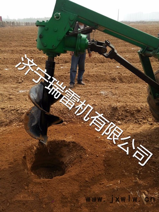 拖拉機(jī)挖坑機(jī)懸掛架 材質(zhì)   自動打孔機(jī)打孔視頻及方法