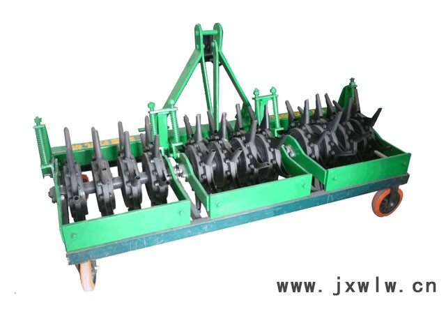 供應(yīng)綠鷹LY-1700型拖掛式球道打孔機(jī)