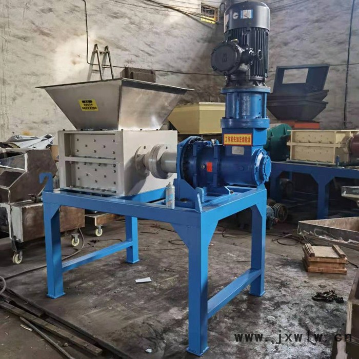 移動撕碎機經(jīng)久耐用 卓泰銷售600型撕碎機刀線切割