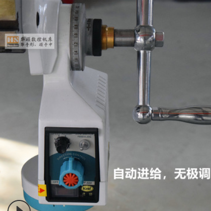 一臺山東炮塔銑床要什么價格？配置三軸數(shù)顯工作臺x走刀平口鉗